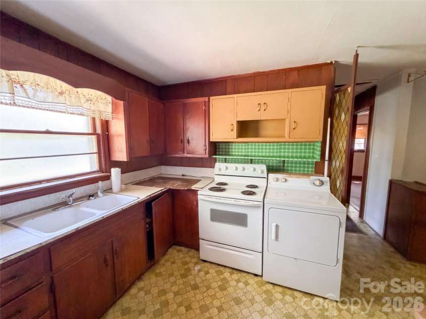 4736 Crowders Crest Drive, Gastonia, NC 28052.  MLS# CAR4420846, YatesRealty ID 48331. 