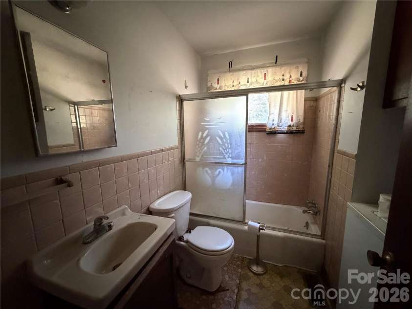4736 Crowders Crest Drive, Gastonia, NC 28052.  MLS# CAR4420846, YatesRealty ID 48331. 