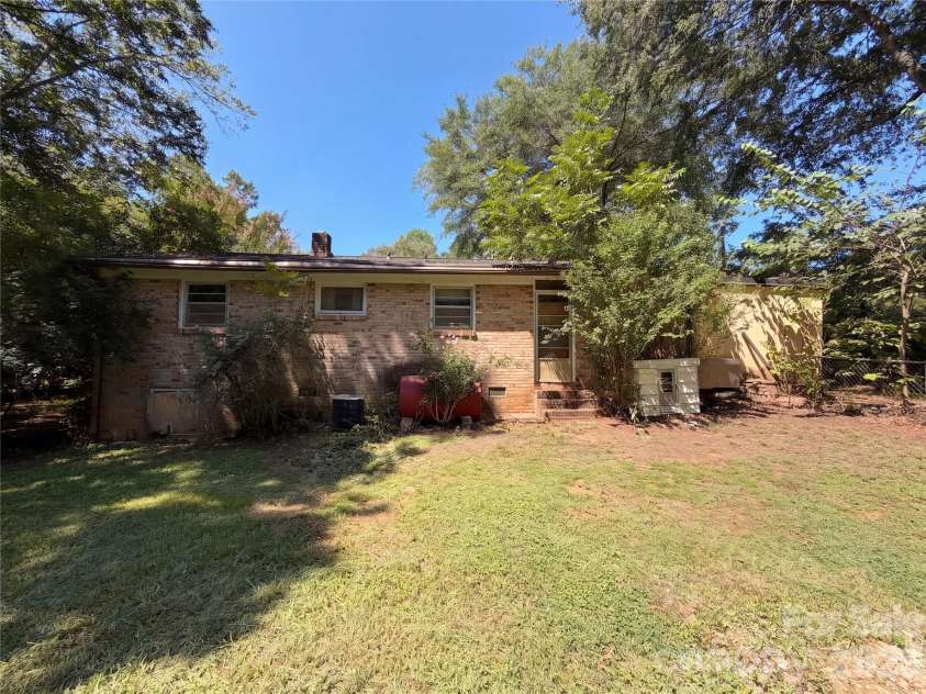 4736 Crowders Crest Drive, Gastonia, NC 28052.  MLS# CAR4420846, YatesRealty ID 48331. 