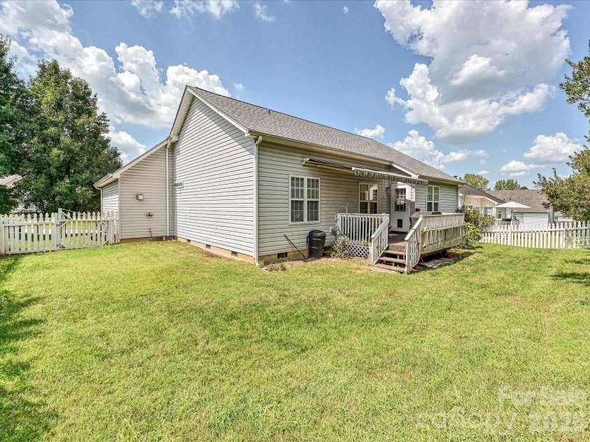 5759 Heron Point Place, Concord, NC 28025.  MLS# CAR4420026, YatesRealty ID 48333. 