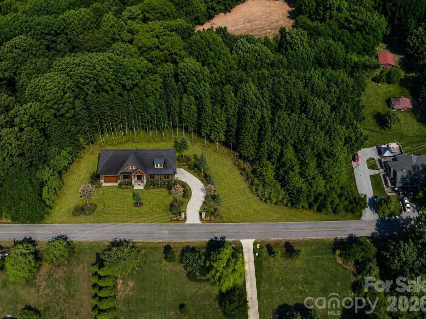 162 Clark Cove Road, Statesville, NC 28677.  MLS# CAR4420589, YatesRealty ID 48334. 