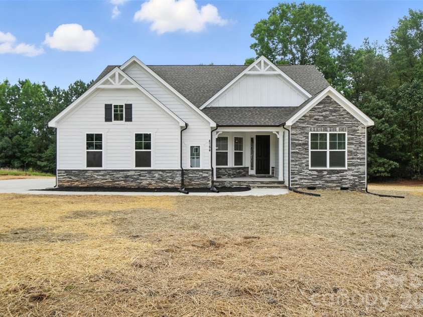 162 Clark Cove Road, Statesville, NC 28677.  MLS# CAR4420589, YatesRealty ID 48334. 