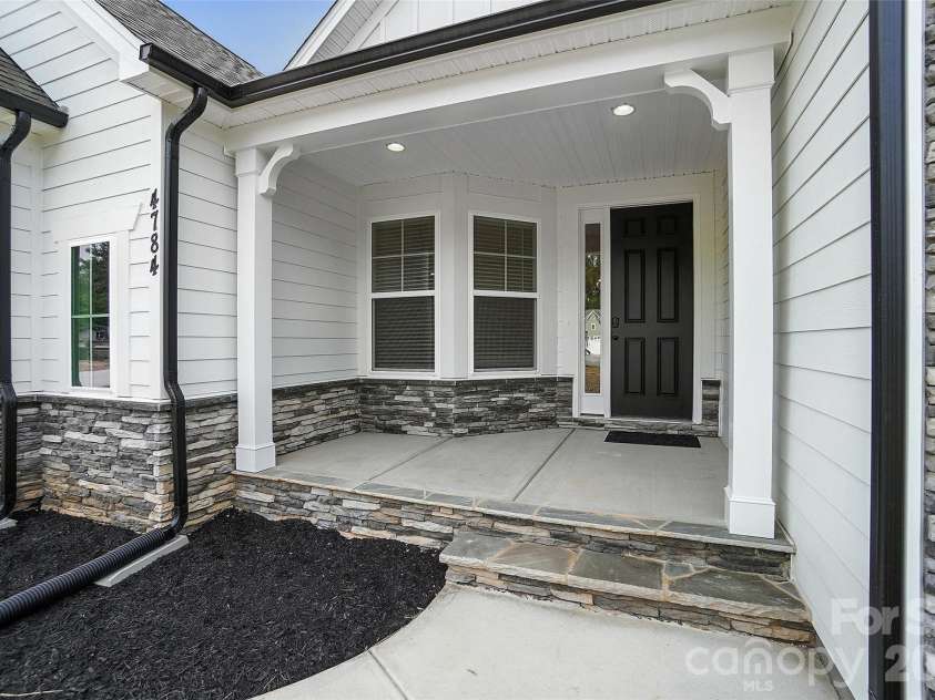 162 Clark Cove Road, Statesville, NC 28677.  MLS# CAR4420589, YatesRealty ID 48334. 