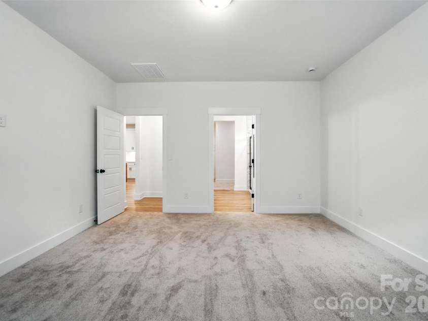 162 Clark Cove Road, Statesville, NC 28677.  MLS# CAR4420589, YatesRealty ID 48334. 