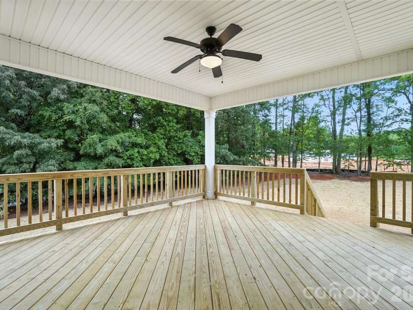 162 Clark Cove Road, Statesville, NC 28677.  MLS# CAR4420589, YatesRealty ID 48334. 