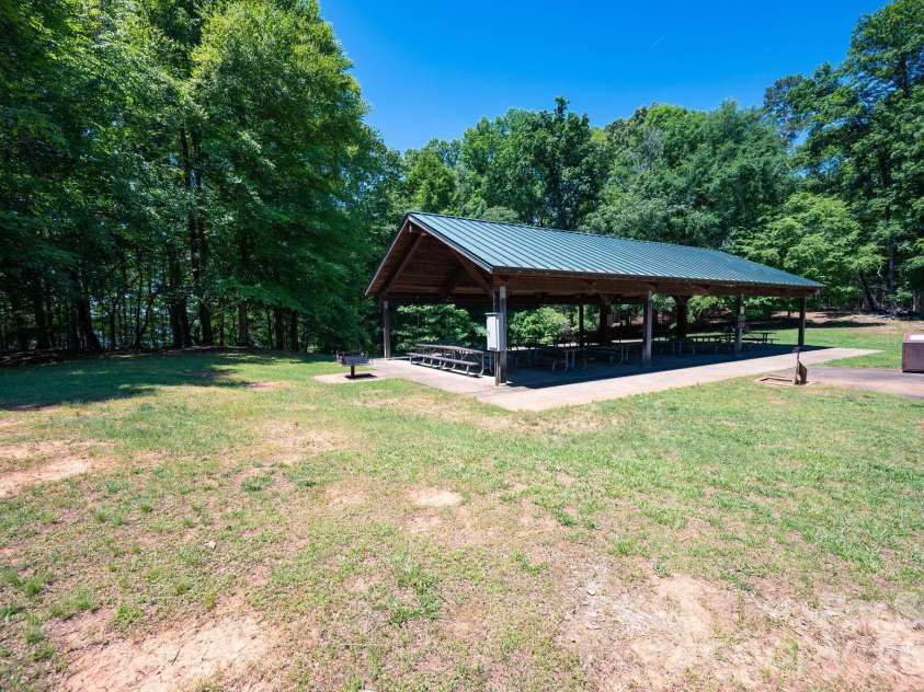 162 Clark Cove Road, Statesville, NC 28677.  MLS# CAR4420589, YatesRealty ID 48334. 