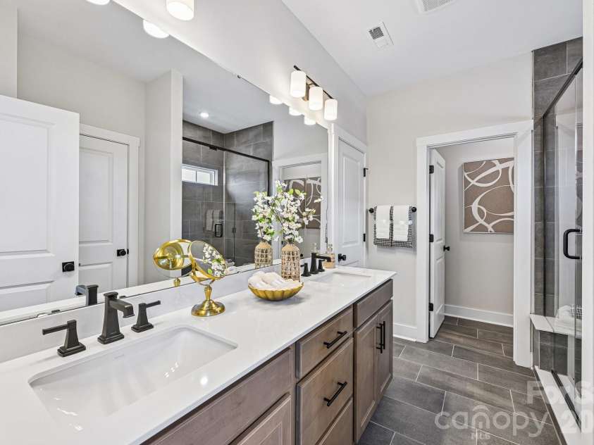 4120 Hickory Place Lane, Pineville, NC 28134.  MLS# CAR4420638, YatesRealty ID 48335. 