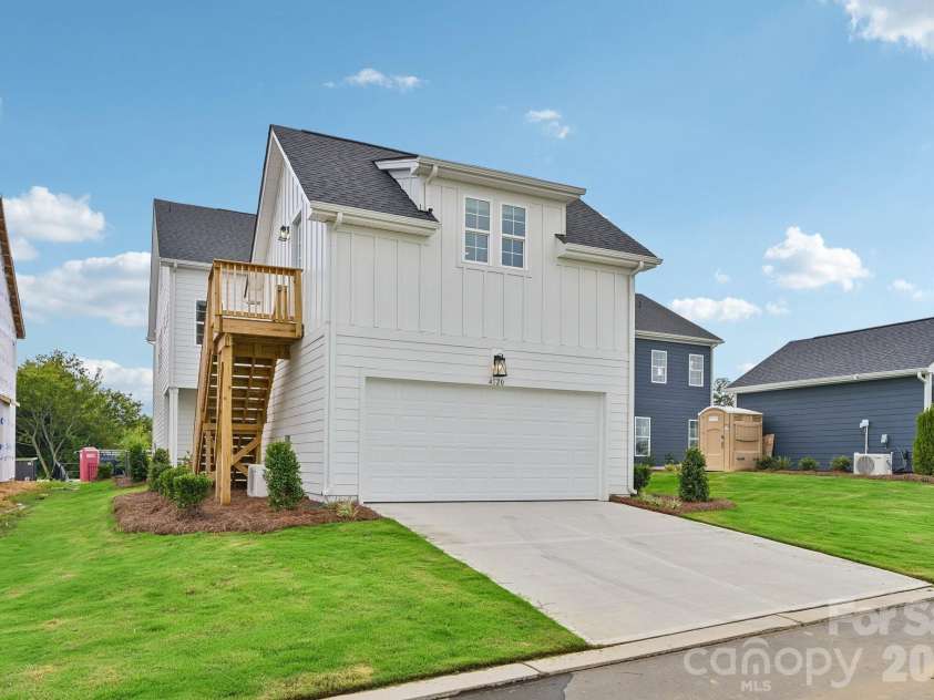 4120 Hickory Place Lane, Pineville, NC 28134.  MLS# CAR4420638, YatesRealty ID 48335. 