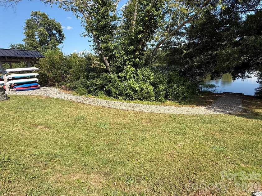 107 Longleaf Drive, Mooresville, NC 28117.  MLS# CAR4420339, YatesRealty ID 48336. Kayak area/lake access