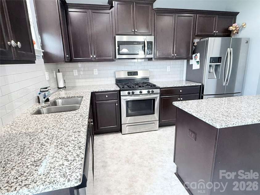 107 Longleaf Drive, Mooresville, NC 28117.  MLS# CAR4420339, YatesRealty ID 48336. Kitchen