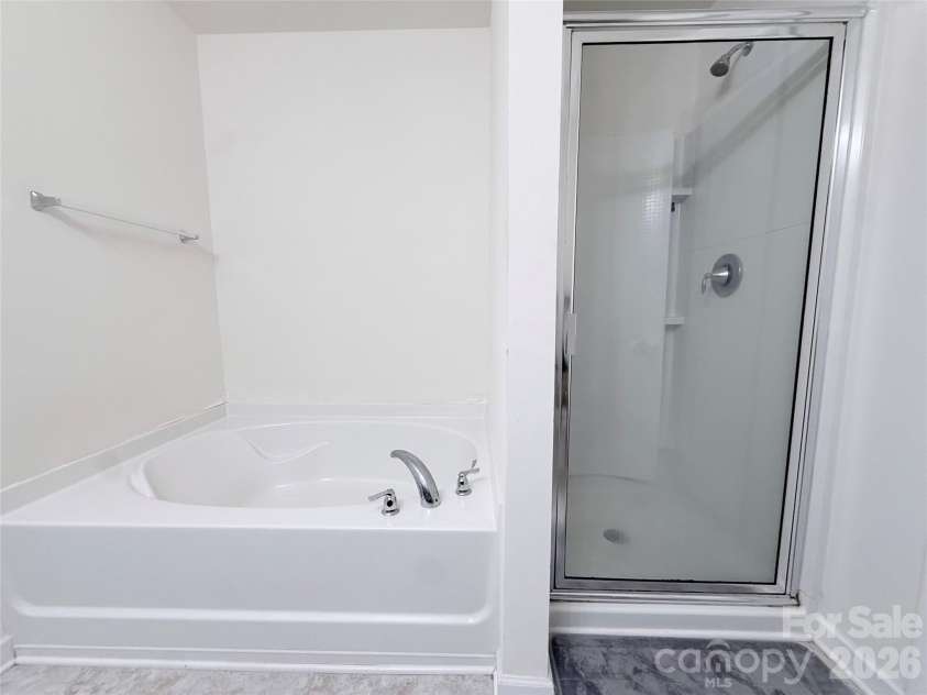 107 Longleaf Drive, Mooresville, NC 28117.  MLS# CAR4420339, YatesRealty ID 48336. Primary bathroom