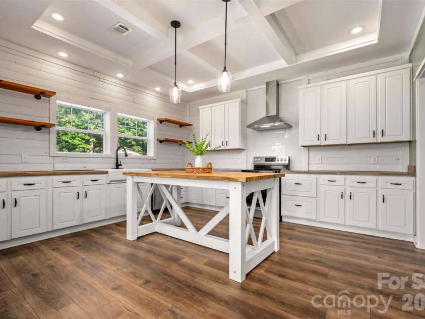 161 Willow Way, Forest City, NC 28043.  MLS# CAR4420634, YatesRealty ID 48337. 