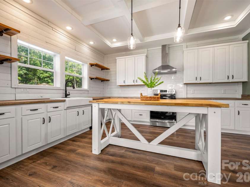161 Willow Way, Forest City, NC 28043.  MLS# CAR4420634, YatesRealty ID 48337. 