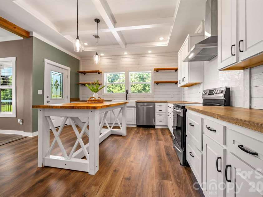 161 Willow Way, Forest City, NC 28043.  MLS# CAR4420634, YatesRealty ID 48337. 