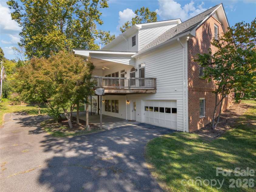 44 Ardoyne Road, Asheville, NC 28804.  MLS# CAR4276796, YatesRealty ID 4834. 