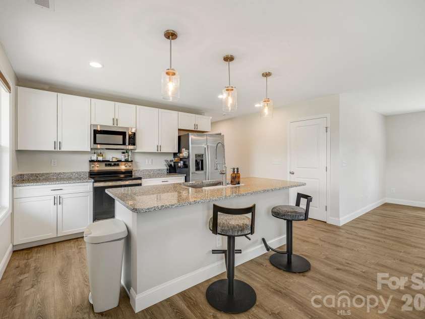 398 Point Hope Lane, Hendersonville, NC 28792.  MLS# CAR4420694, YatesRealty ID 48340. 