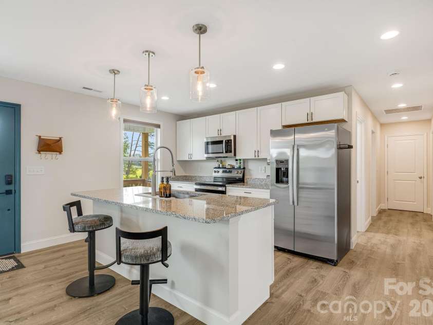 398 Point Hope Lane, Hendersonville, NC 28792.  MLS# CAR4420694, YatesRealty ID 48340. 