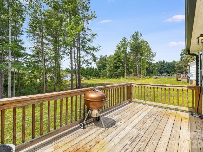 398 Point Hope Lane, Hendersonville, NC 28792.  MLS# CAR4420694, YatesRealty ID 48340. 