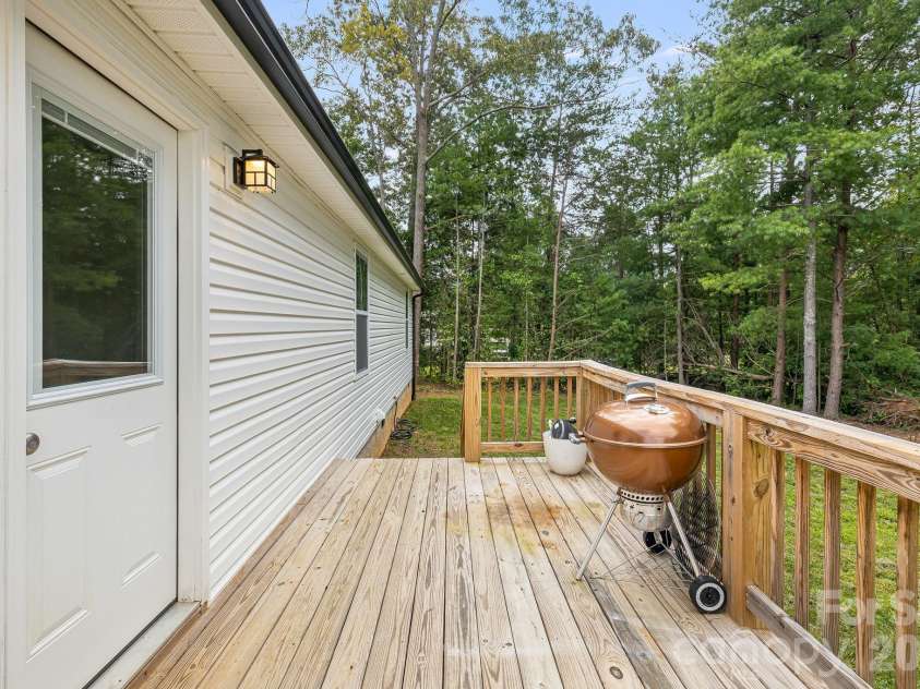 398 Point Hope Lane, Hendersonville, NC 28792.  MLS# CAR4420694, YatesRealty ID 48340. 