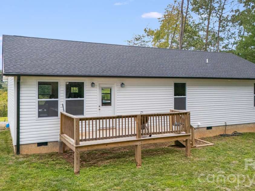 398 Point Hope Lane, Hendersonville, NC 28792.  MLS# CAR4420694, YatesRealty ID 48340. 