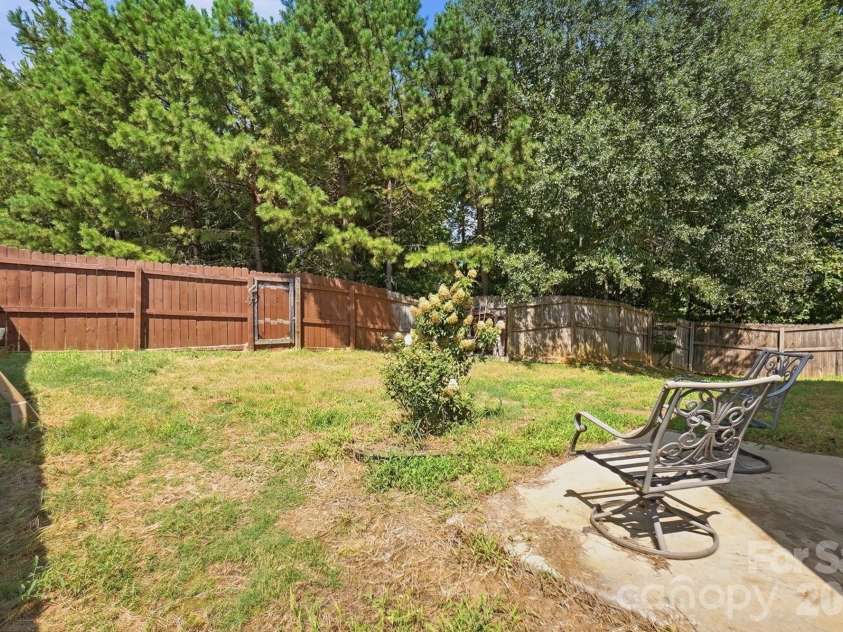 1718 Aldershot Court, Dallas, NC 28034.  MLS# CAR4420547, YatesRealty ID 48341. 