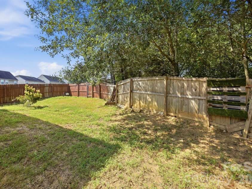 1718 Aldershot Court, Dallas, NC 28034.  MLS# CAR4420547, YatesRealty ID 48341. 