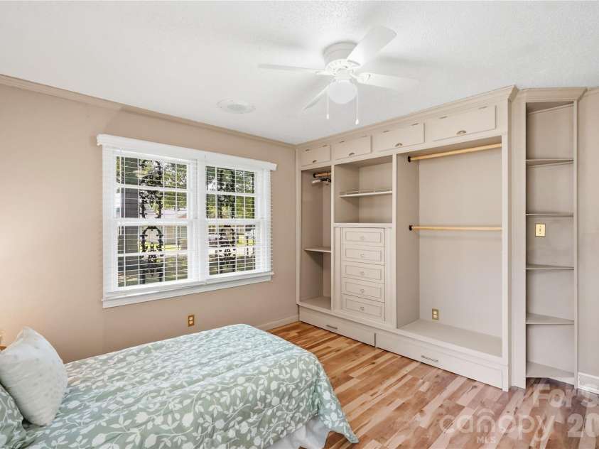1471 Ontario Drive, Kannapolis, NC 28083.  MLS# CAR4420487, YatesRealty ID 48342. Custom closet system offers fantastic organization