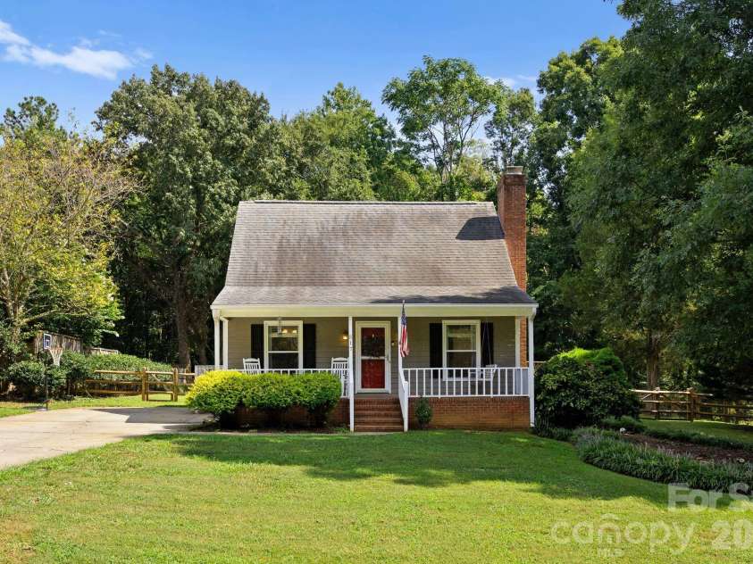 517 Forest Lane, Belmont, NC 28012.  MLS# CAR4419749, YatesRealty ID 48347. 
