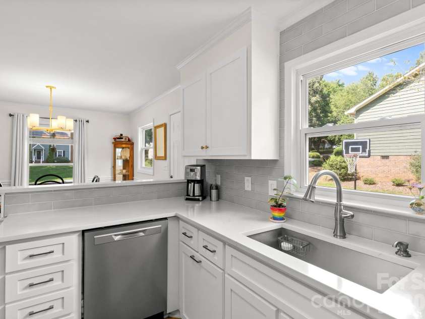 517 Forest Lane, Belmont, NC 28012.  MLS# CAR4419749, YatesRealty ID 48347. 