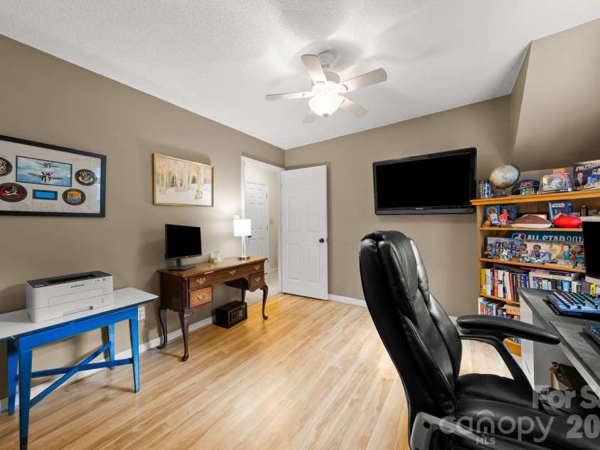 517 Forest Lane, Belmont, NC 28012.  MLS# CAR4419749, YatesRealty ID 48347. 