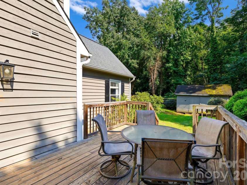 517 Forest Lane, Belmont, NC 28012.  MLS# CAR4419749, YatesRealty ID 48347. 