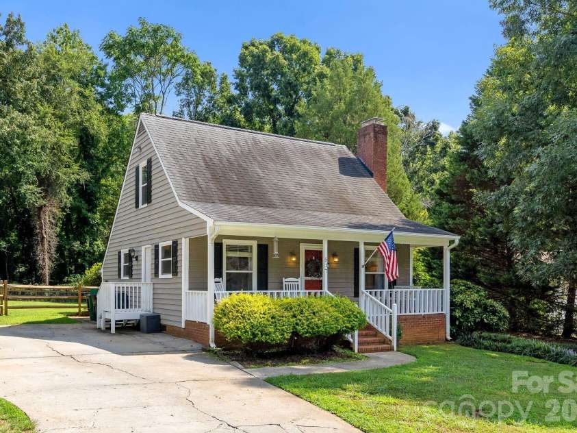 517 Forest Lane, Belmont, NC 28012.  MLS# CAR4419749, YatesRealty ID 48347. 