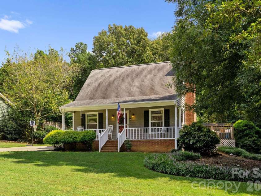 517 Forest Lane, Belmont, NC 28012.  MLS# CAR4419749, YatesRealty ID 48347. 