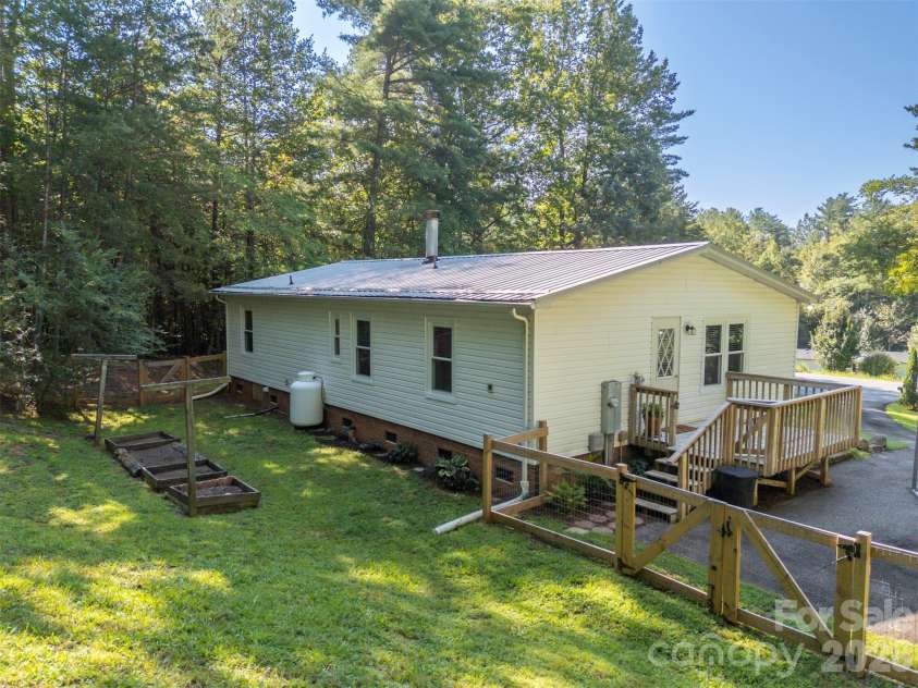 3011 Mill Race Court, Morganton, NC 28655.  MLS# CAR4420555, YatesRealty ID 48348. 