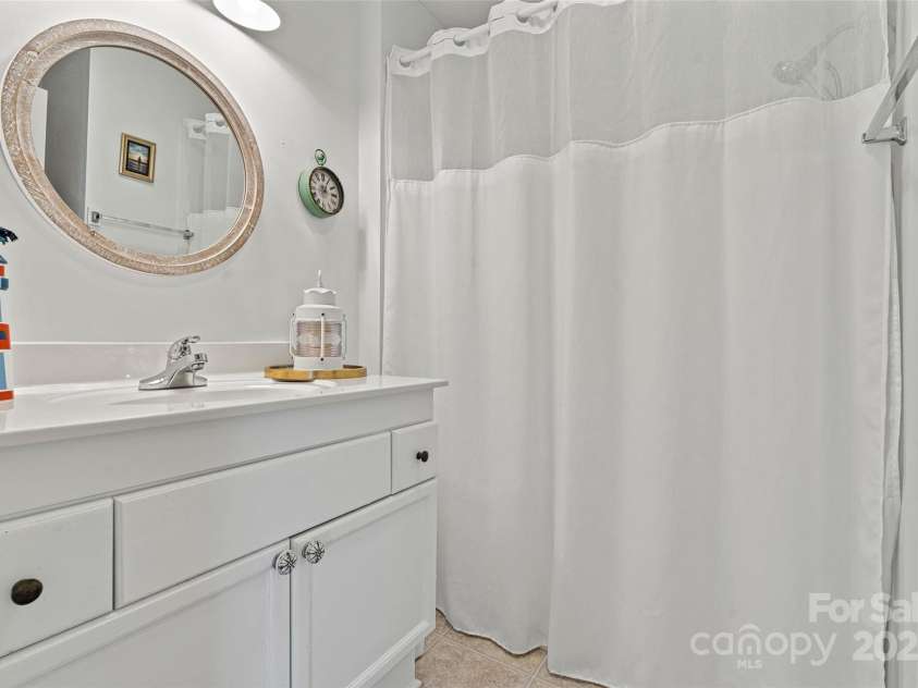 191 Oak Village Parkway, Mooresville, NC 28117.  MLS# CAR4197215, YatesRealty ID 4835. 2nd Full Bathroom