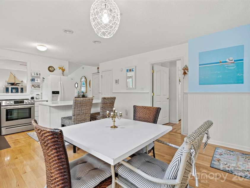 191 Oak Village Parkway, Mooresville, NC 28117.  MLS# CAR4197215, YatesRealty ID 4835. 