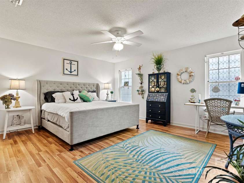 191 Oak Village Parkway, Mooresville, NC 28117.  MLS# CAR4197215, YatesRealty ID 4835. Large Primary Bedroom