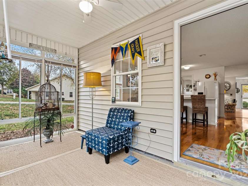 191 Oak Village Parkway, Mooresville, NC 28117.  MLS# CAR4197215, YatesRealty ID 4835. Sunroom is just off the kitchen.