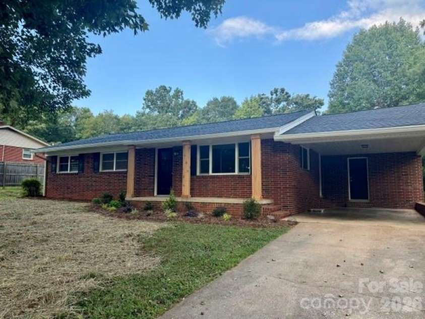 1911 Wall Street, Morganton, NC 28655.  MLS# CAR4420791, YatesRealty ID 48352. 
