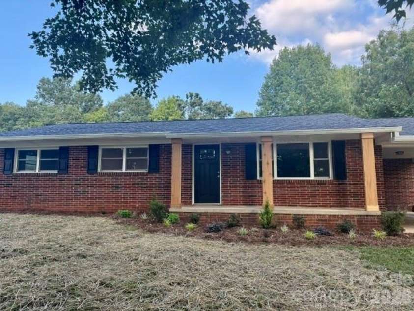 1911 Wall Street, Morganton, NC 28655.  MLS# CAR4420791, YatesRealty ID 48352. 