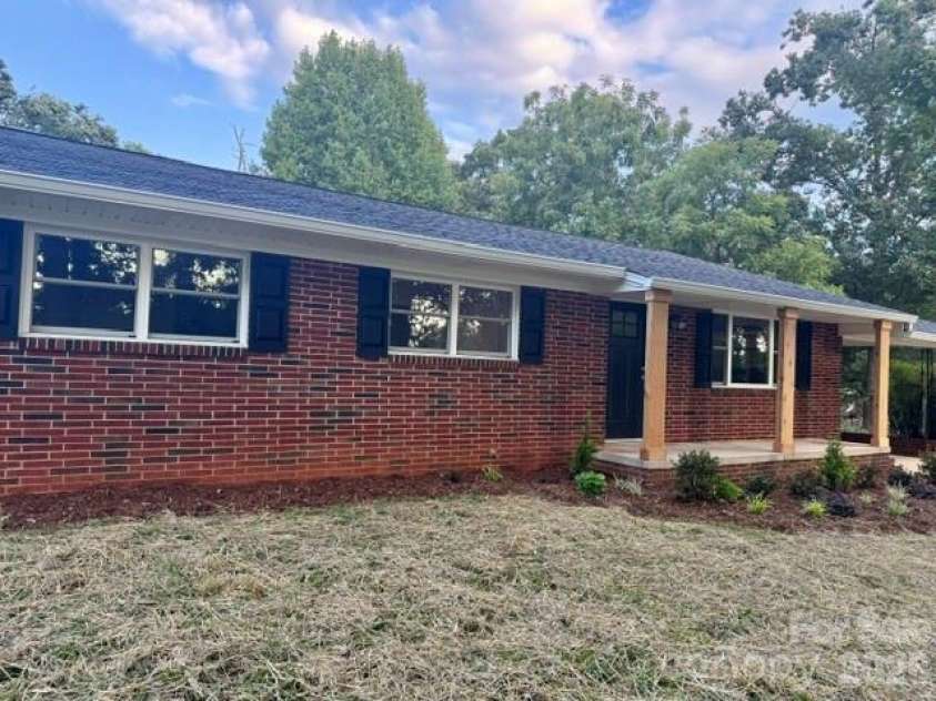 1911 Wall Street, Morganton, NC 28655.  MLS# CAR4420791, YatesRealty ID 48352. 