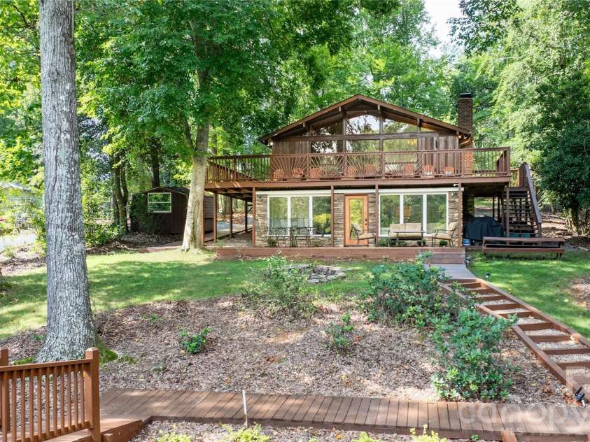825 Emerald Shores Road, Mount Gilead, NC 27306.  MLS# CAR4420391, YatesRealty ID 48353. 