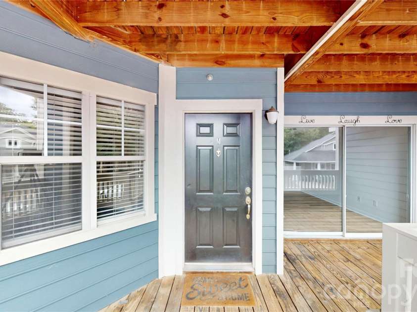 525 Olmsted Park Place, Charlotte, NC 28203.  MLS# CAR4426126, YatesRealty ID 48354. 