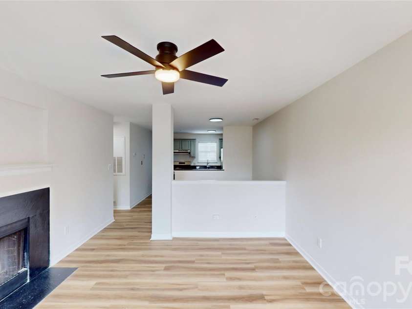 525 Olmsted Park Place, Charlotte, NC 28203.  MLS# CAR4426126, YatesRealty ID 48354. 