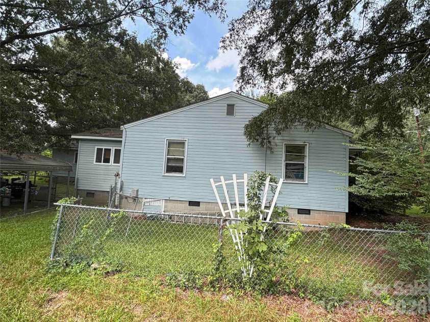 2721 Puritan Street, Gastonia, NC 28052.  MLS# CAR4420950, YatesRealty ID 48355. 