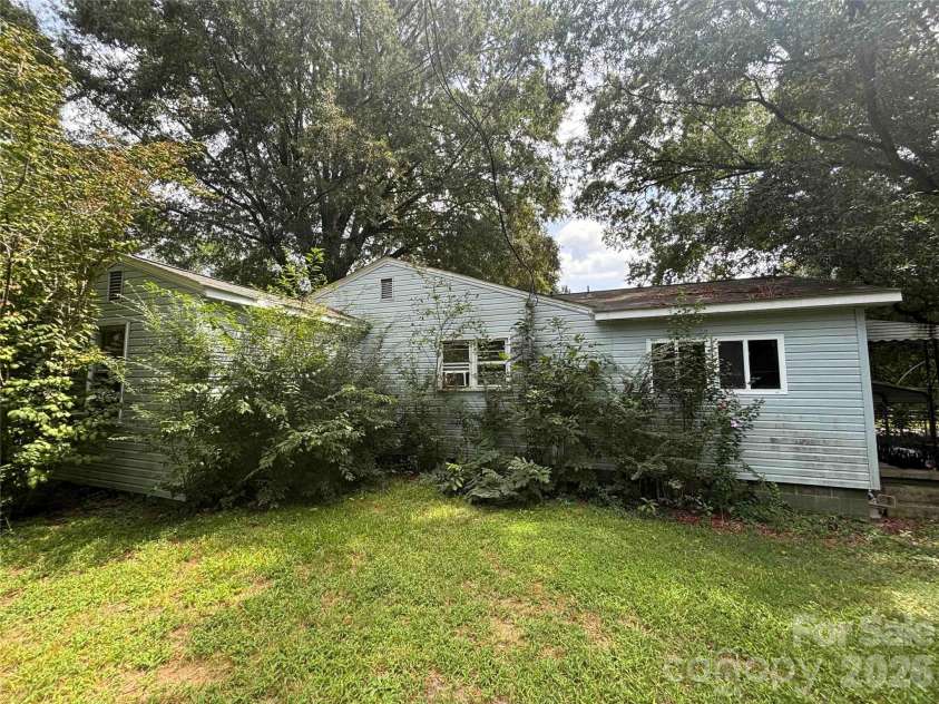 2721 Puritan Street, Gastonia, NC 28052.  MLS# CAR4420950, YatesRealty ID 48355. 