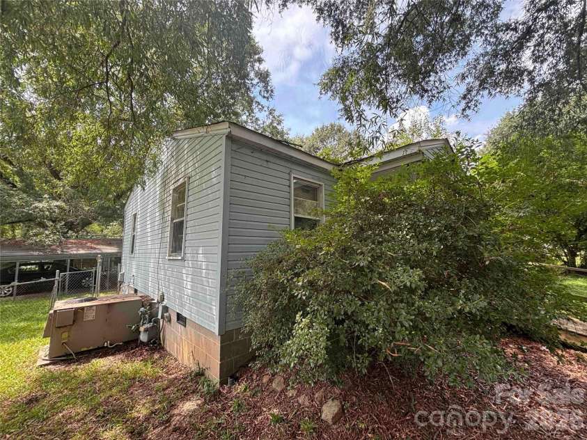 2721 Puritan Street, Gastonia, NC 28052.  MLS# CAR4420950, YatesRealty ID 48355. 