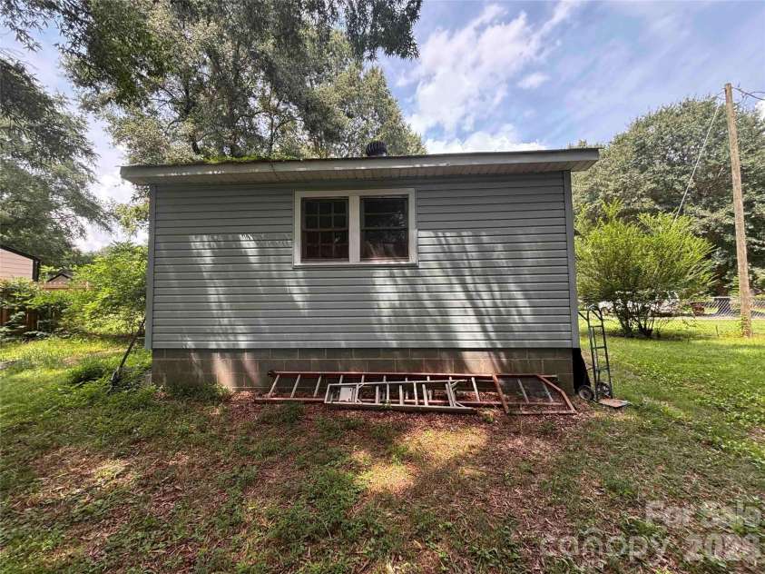 2721 Puritan Street, Gastonia, NC 28052.  MLS# CAR4420950, YatesRealty ID 48355. 