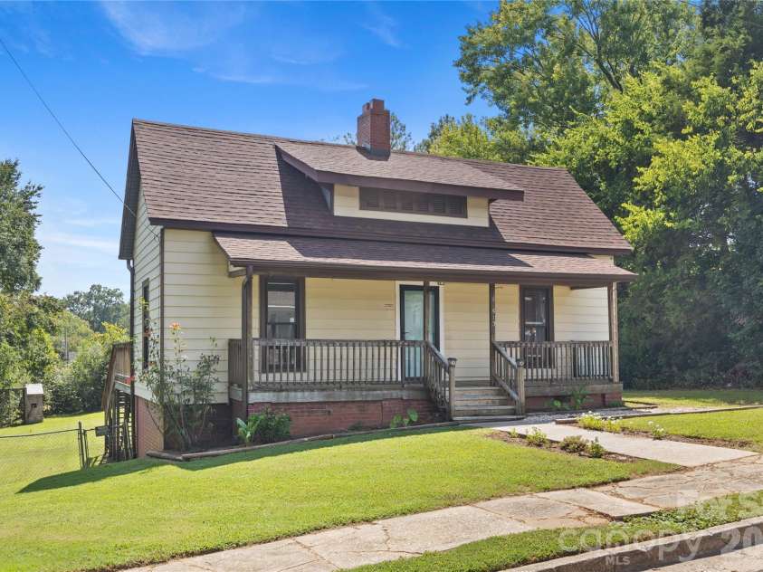 513 Edgemont Street, Albemarle, NC 28001.  MLS# CAR4420749, YatesRealty ID 48356. 