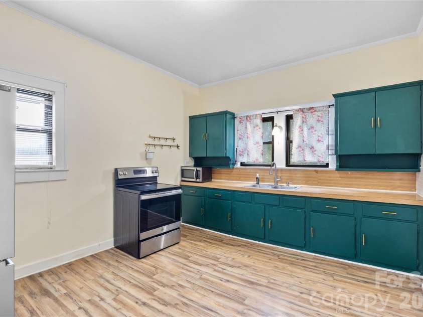 513 Edgemont Street, Albemarle, NC 28001.  MLS# CAR4420749, YatesRealty ID 48356. 